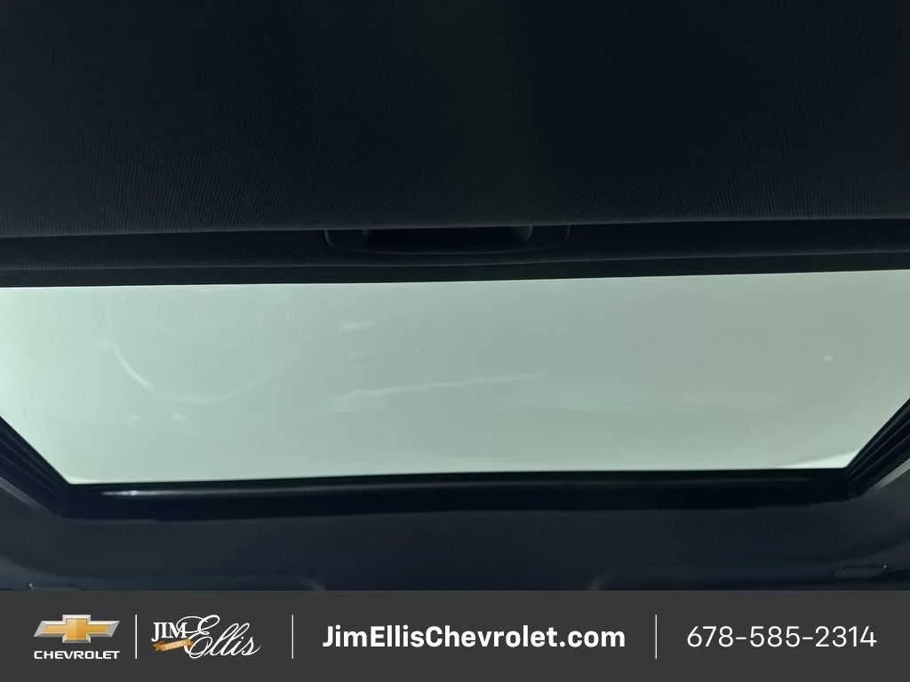 New 2026 Summit White Chevrolet ZR2 image 37