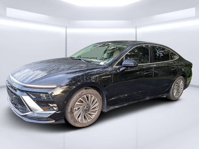 Used 2025 Black Hyundai Limited image 7
