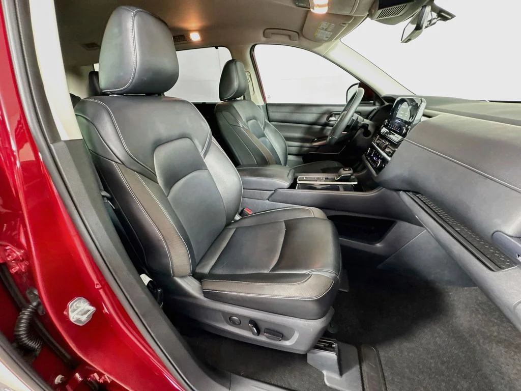 Used 2024 Red Nissan SL image 37