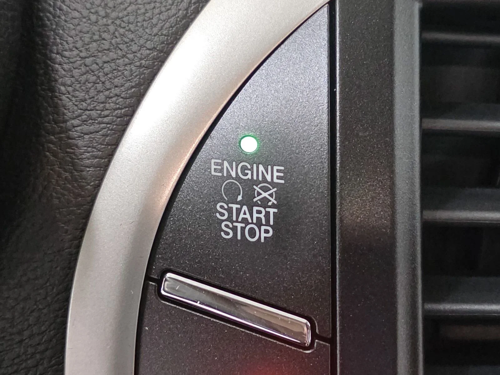 Used 2019 White Lincoln Select image 30