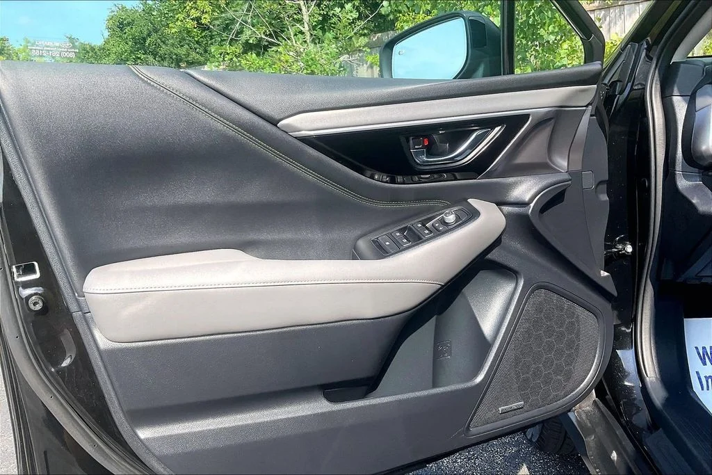 Used 2024 Black Subaru Onyx Edition image 23