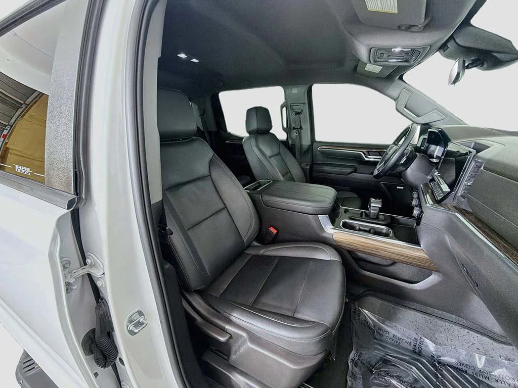 Used 2023 White Chevrolet LT Trail Boss image 23