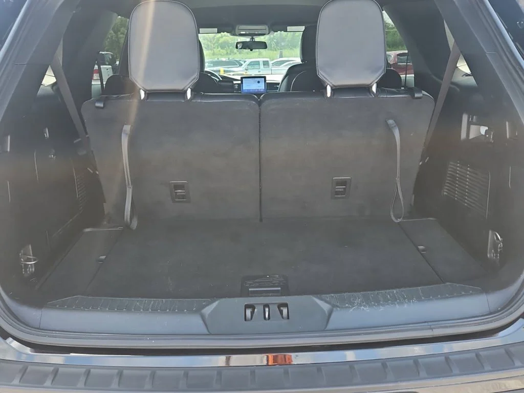 Certified Used 2020 Black Ford XLT image 14