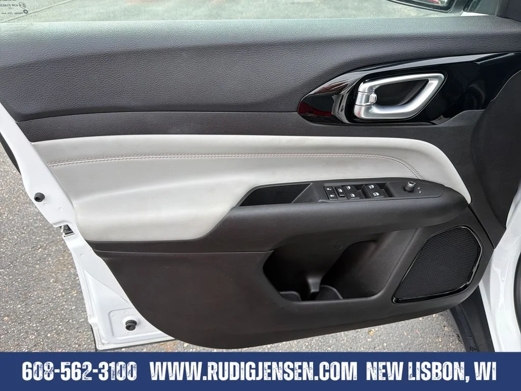Used 2025 White Jeep Limited image 10