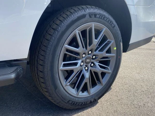 New 2026 White Ford Platinum image 22