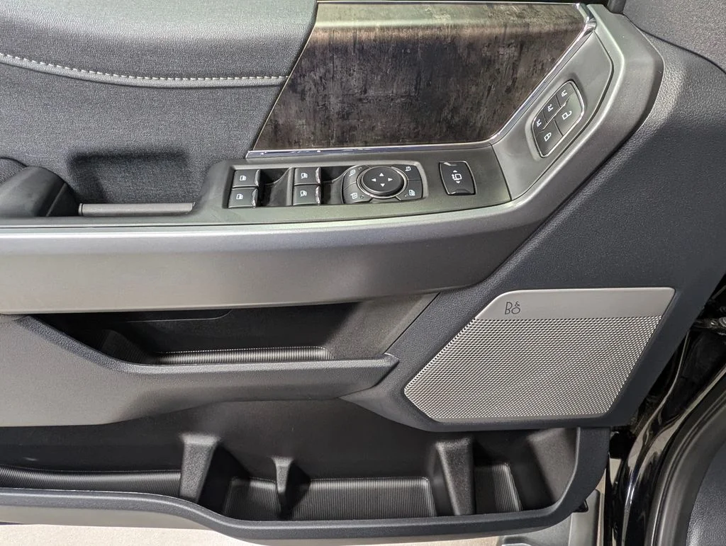New 2026 Agate Black Metallic Ford F-250® Lariat® image 14