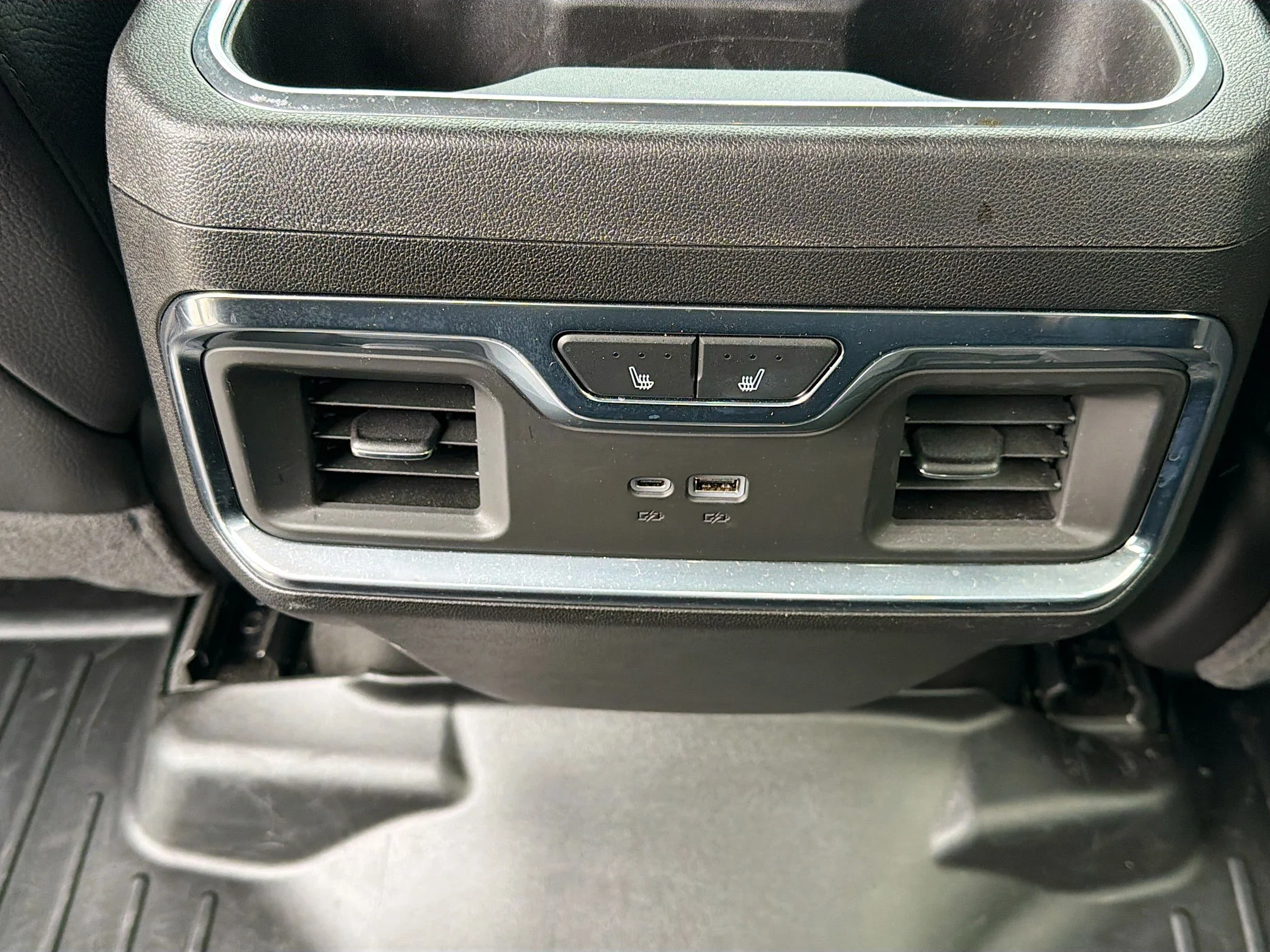 Used 2025 Titanium Rush Metallic GMC Denali image 17