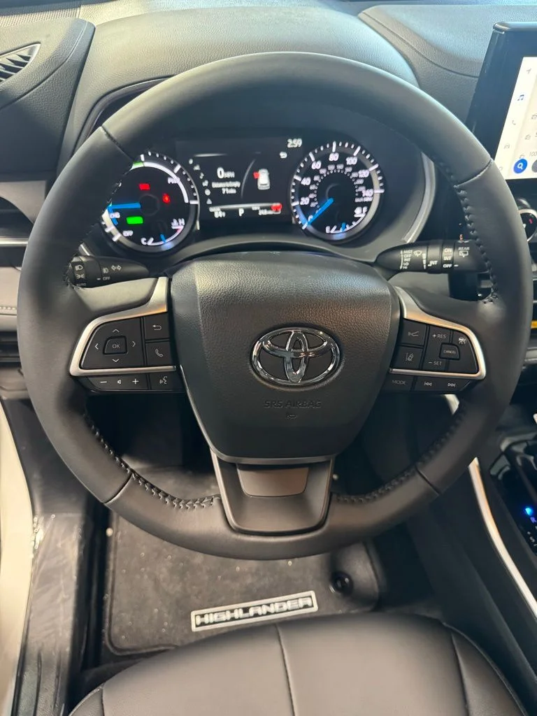 New 2025 Beige Toyota XLE image 40