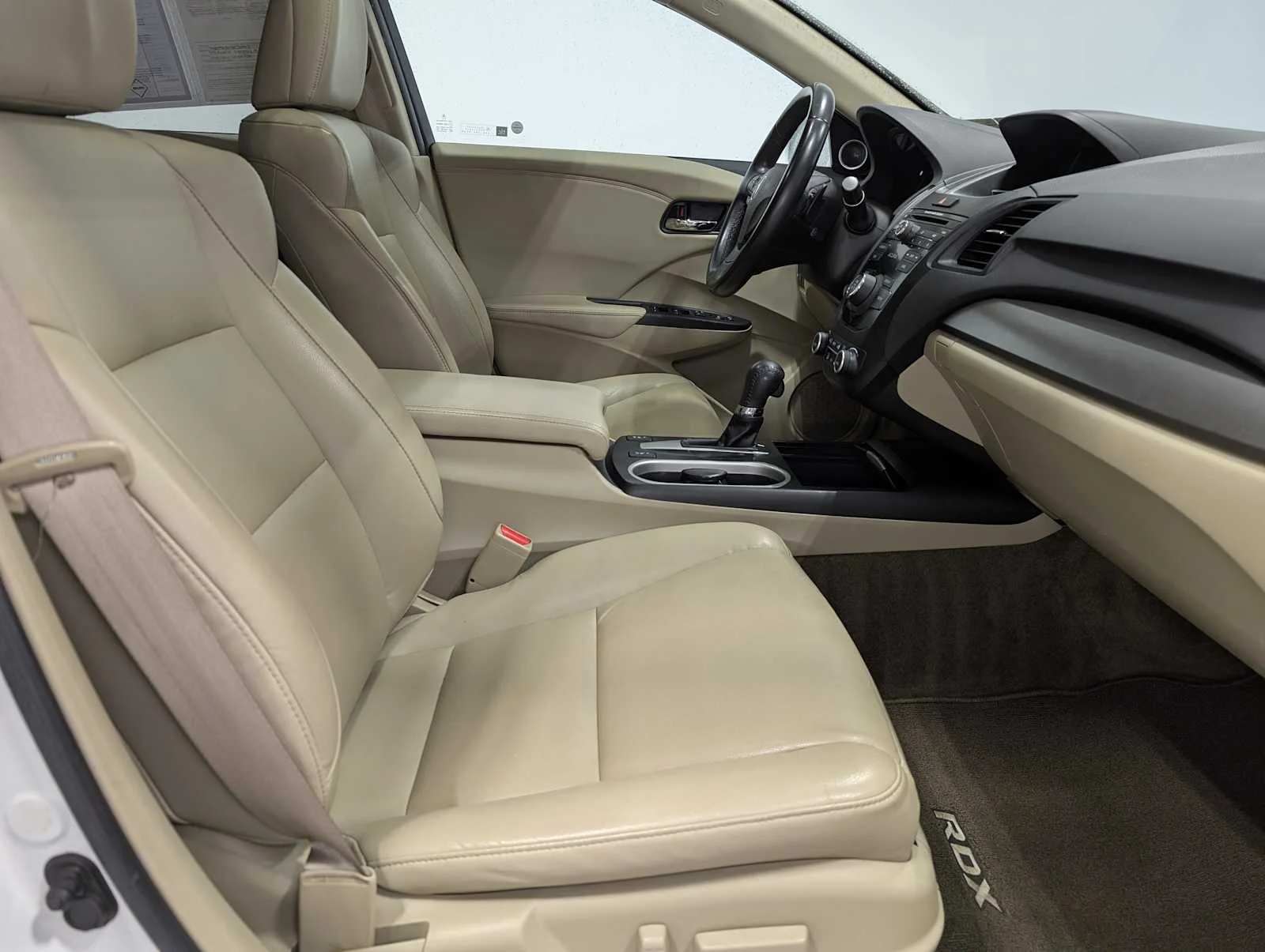 Used 2018 White Diamond Pearl Acura  image 41