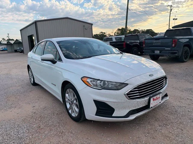 Used 2019 Oxford White Ford SE image 2