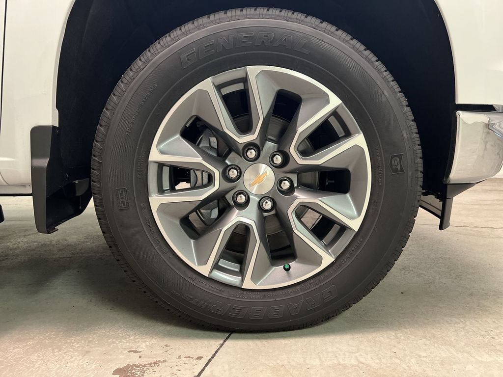 New 2026 Summit White Chevrolet LT (2FL) image 10