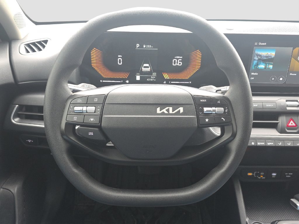 Used 2025 Gray Kia LXS image 9