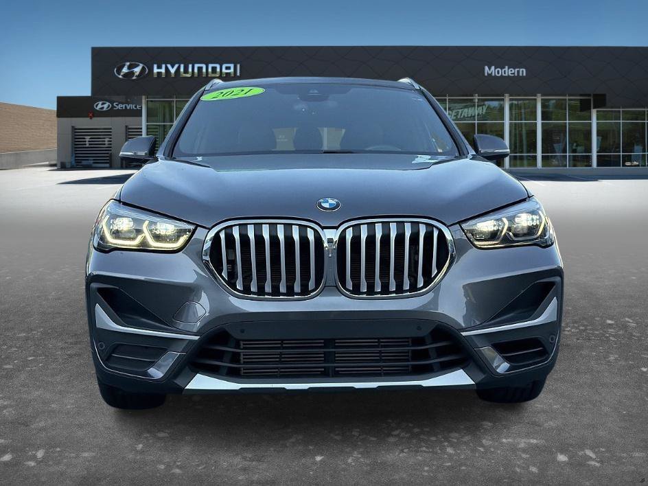 Used 2021 Mineral Gray Metallic BMW sDrive28i image 2