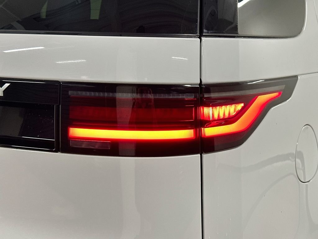 Used 2025 White Land Rover S image 33
