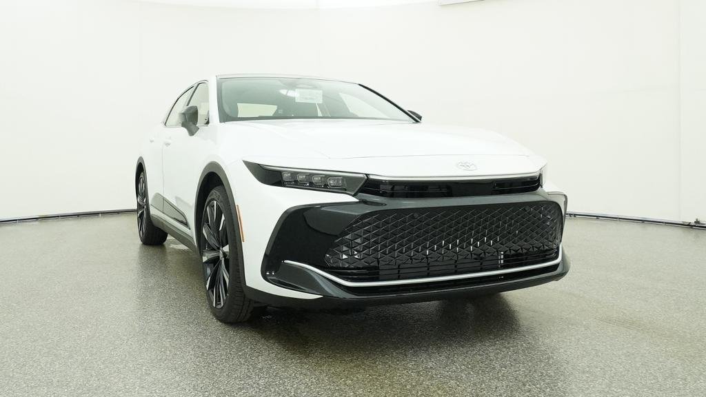 New 2026 Oxygen White Toyota Platinum image 8