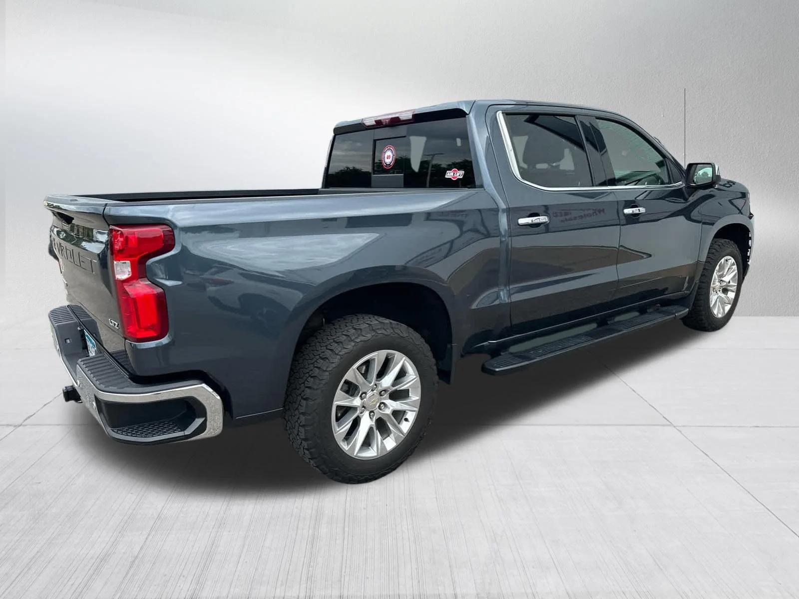 Used 2021 Shadow Gray Metallic Chevrolet LTZ image 4