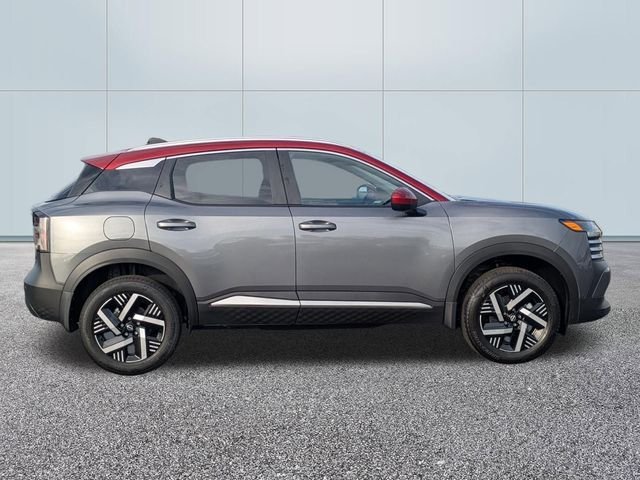 New 2026 Gun Metallic / Scarlet Ember Tintcoat Two-tone Nissan SV image 4