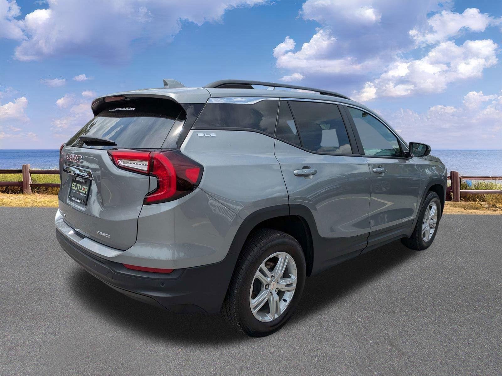 Used 2024 Sterling Metallic GMC SLE image 8