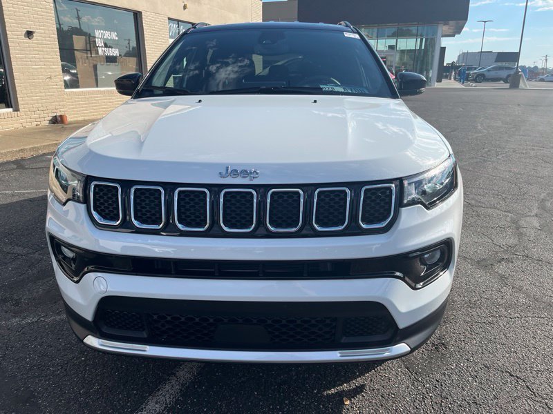 Used 2024 White Jeep Limited image 2