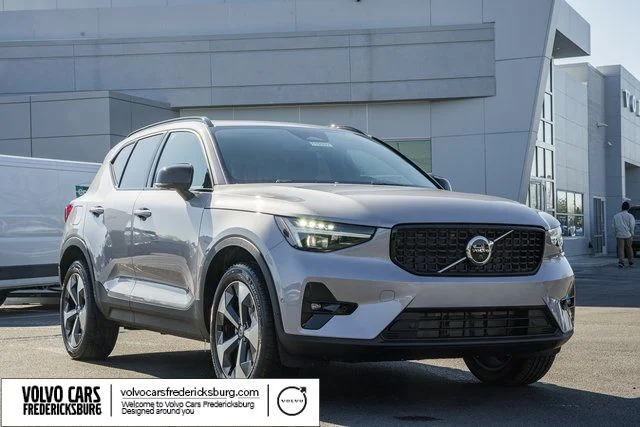 2026 Volvo XC40 B5 Plus Dark AWD's photo