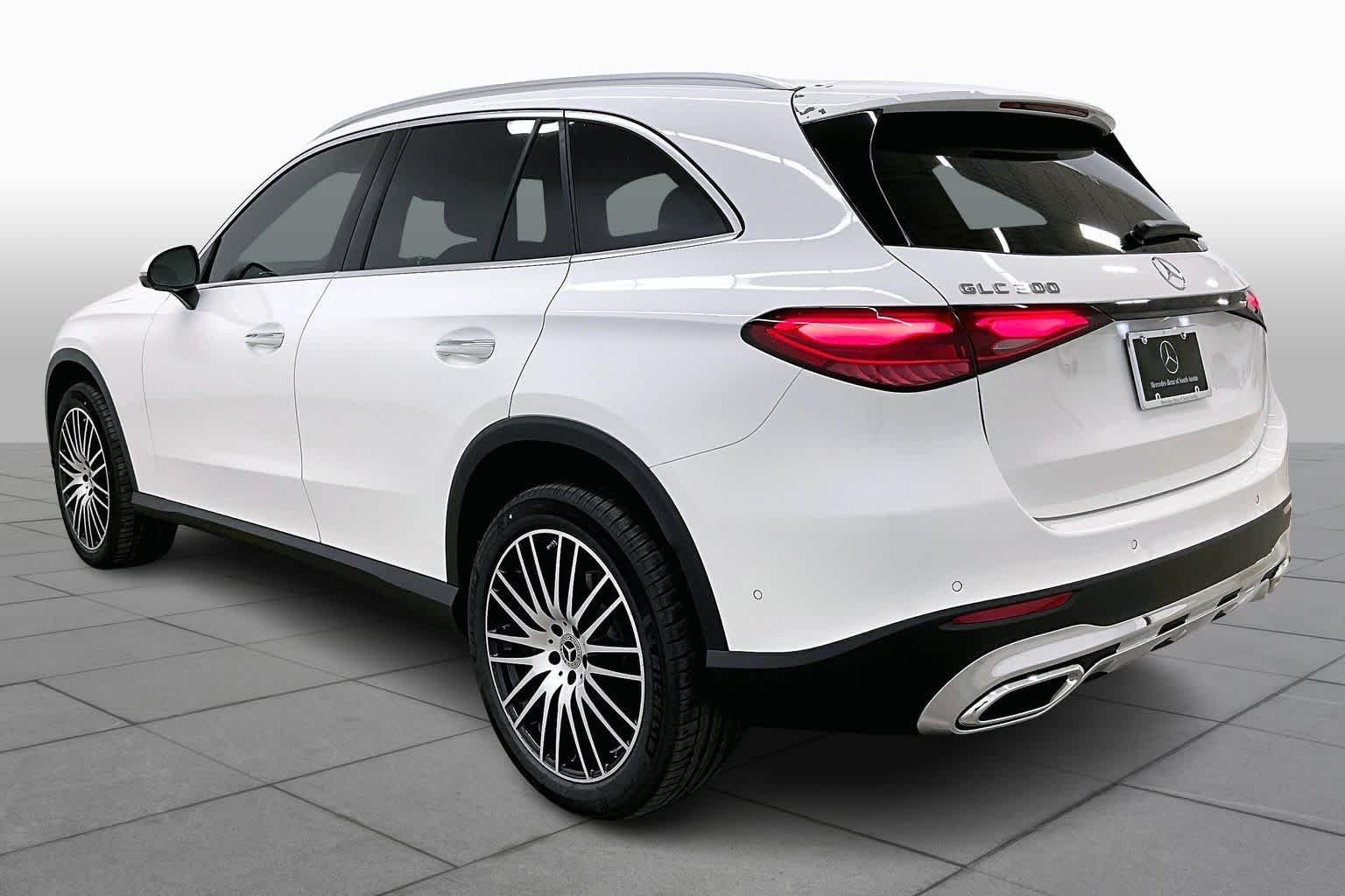 New 2026 Polar White Mercedes-Benz GLC 300 image 12