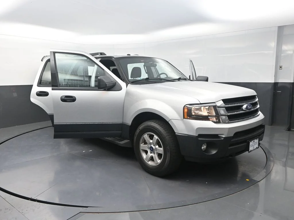 Used 2017 Silver Ford XL image 29