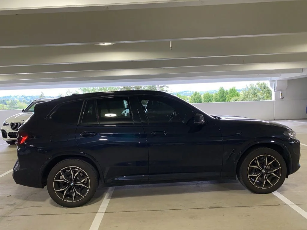 Used 2024 Carbon Black Metallic BMW xDrive30i image 5