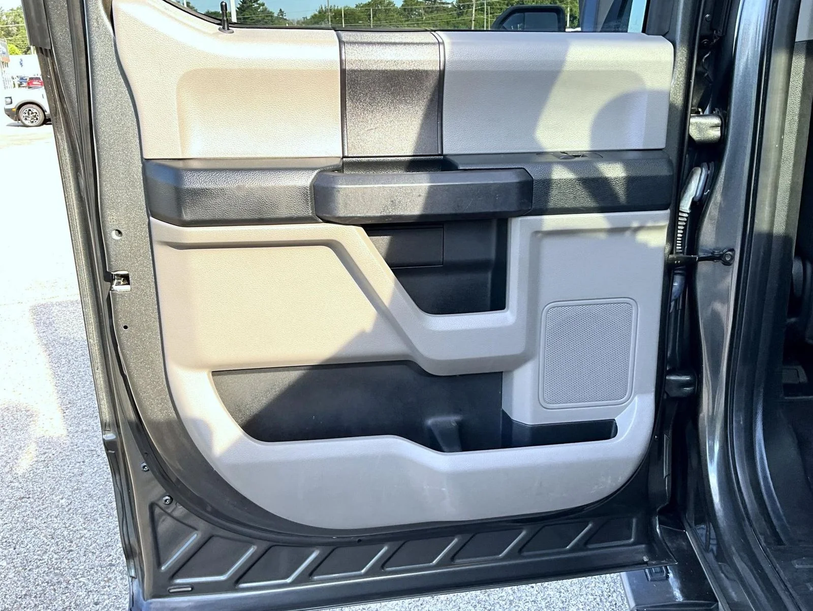 Used 2018 Gray Ford XL image 22