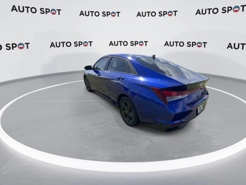 Used 2023 Blue Hyundai SEL image 9