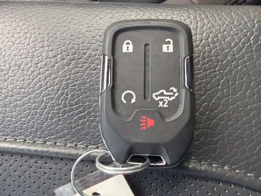Used 2021 Hunter Green GMC Denali image 26