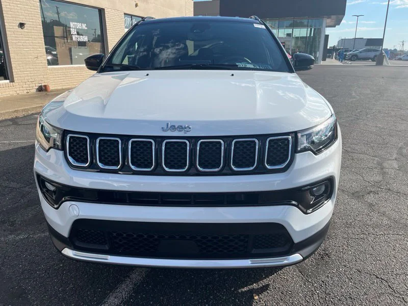 Used 2024 White Jeep Limited image 2
