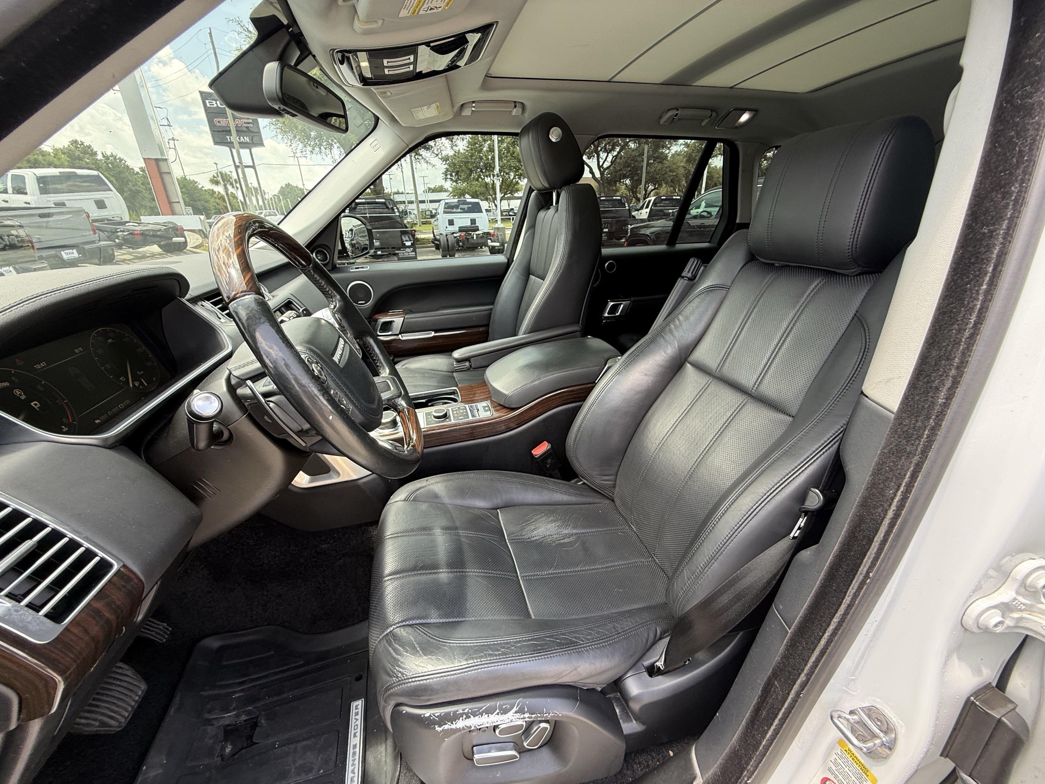 Used 2014 White Land Rover  image 26