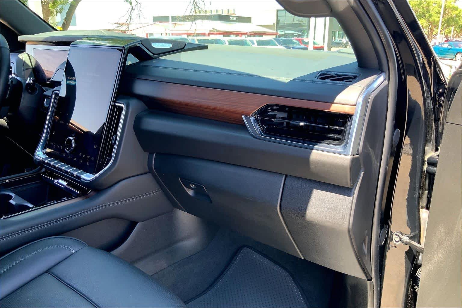 Used 2025 Onyx Black GMC Denali image 19