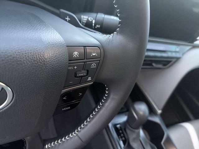 2025 Toyota Camry SE - Photo 18