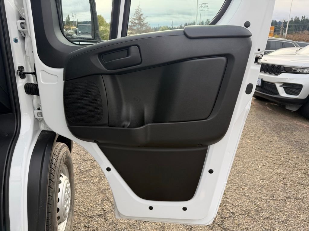 New 2026 Bright White Clear-Coat Exterior Paint RAM High Roof image 29