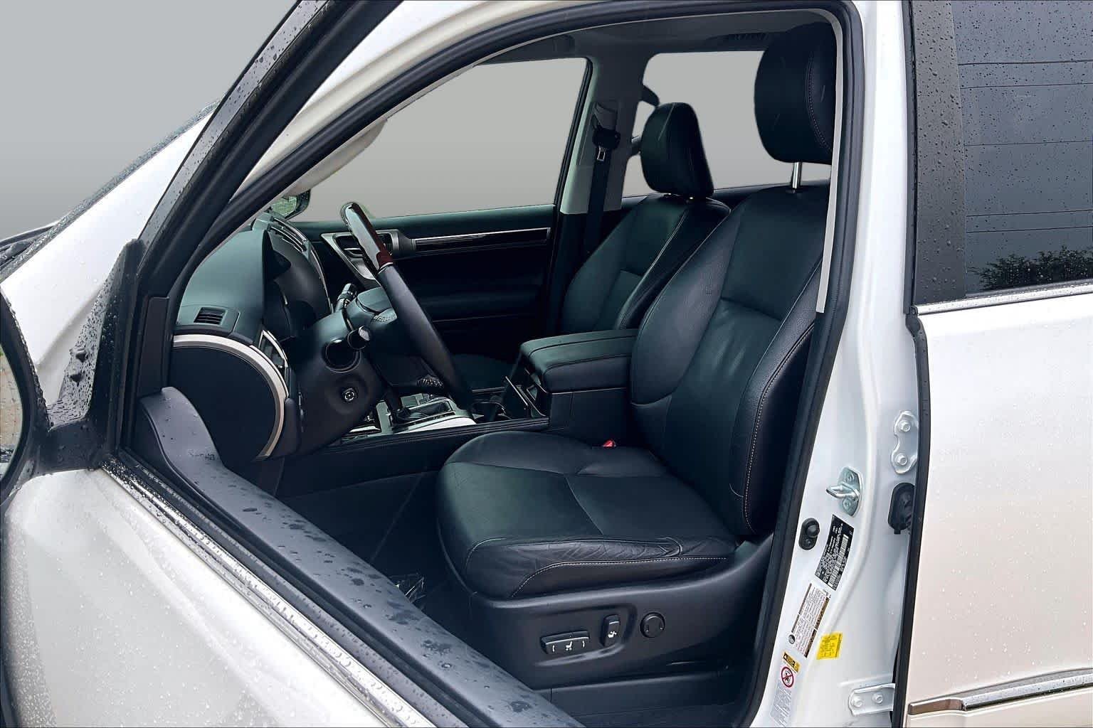 Used 2017 Starfire Pearl Lexus Premium image 8
