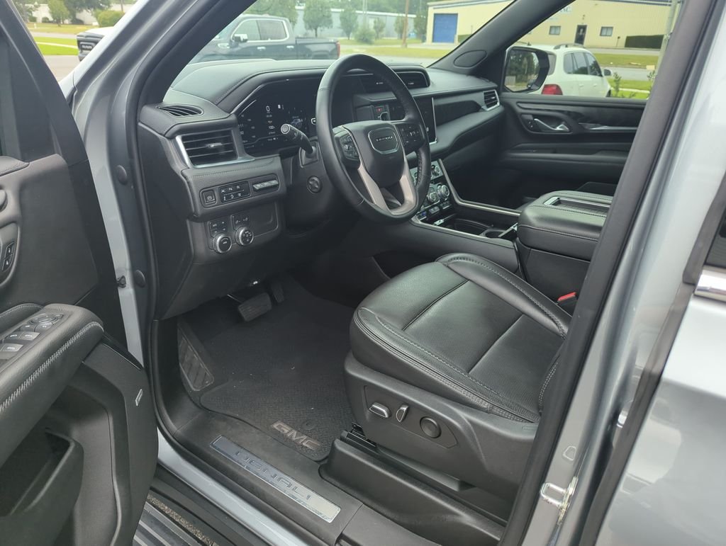 Used 2023 Silver GMC Denali image 10