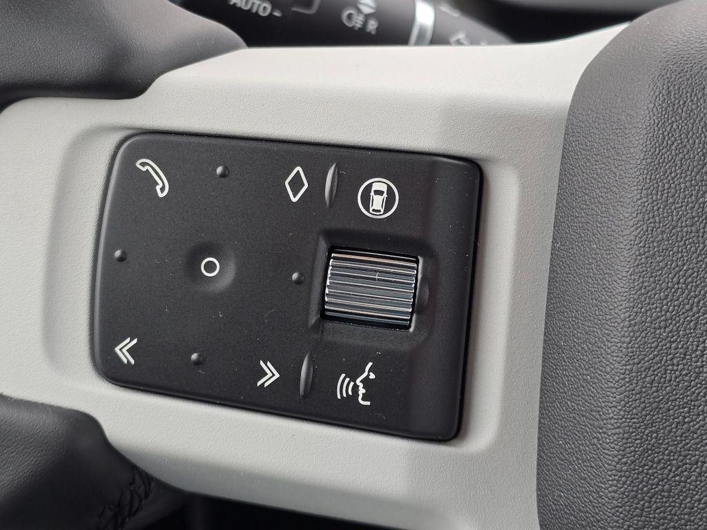 2026 Land Rover Defender X-Dynamic SE - Photo 17