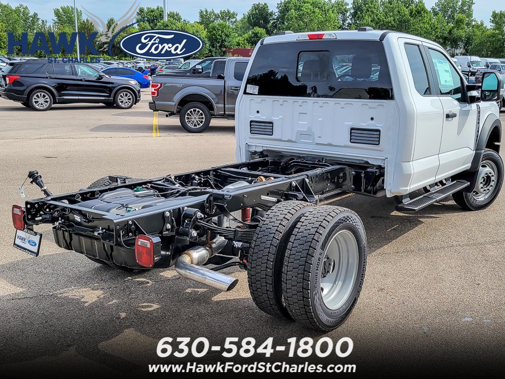 New 2026 Oxford White Ford F-450® XL image 7