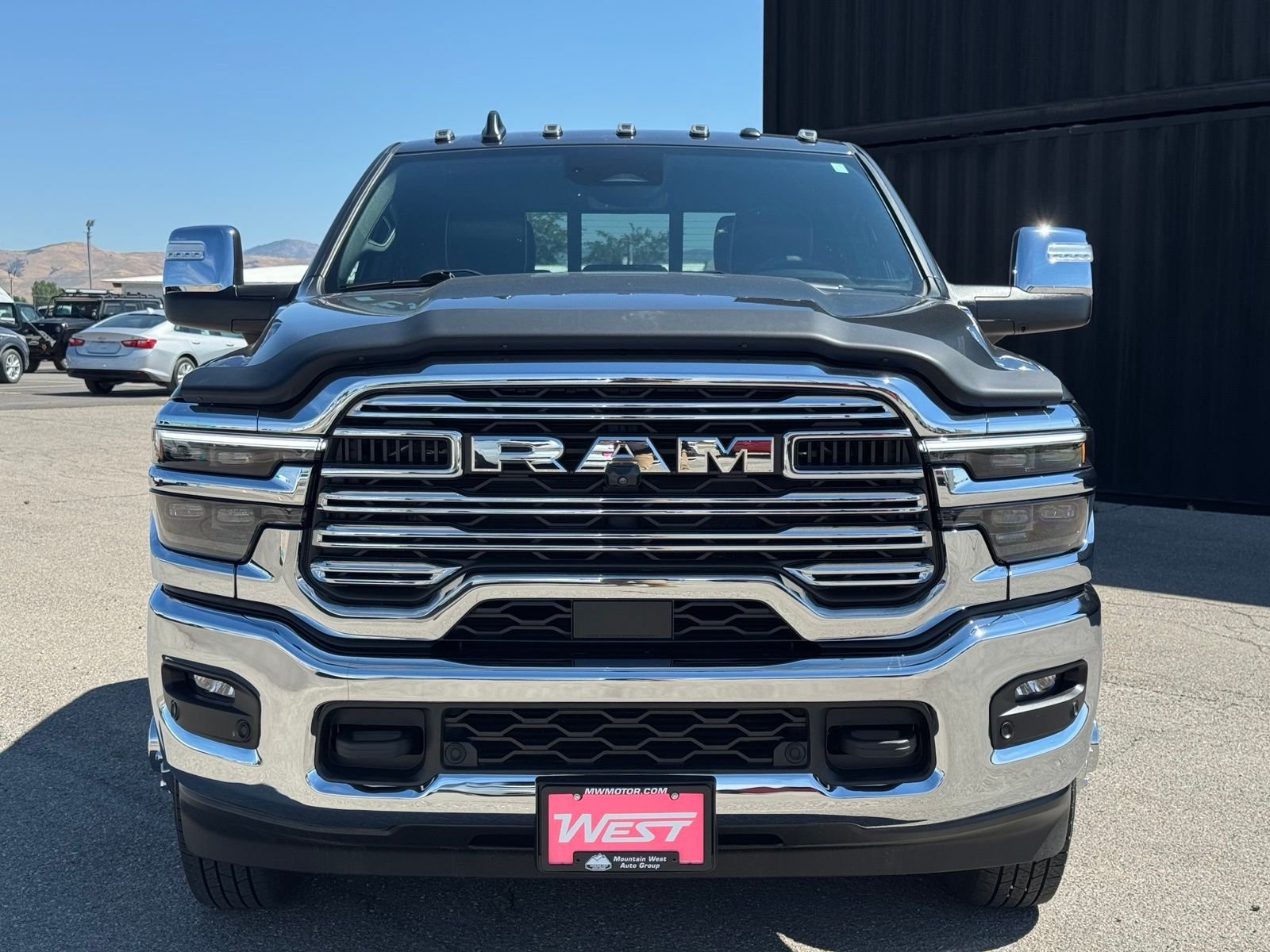 View vehicle photo 2