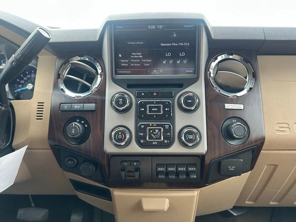 Used 2016 White Platinum Clearcoat Metallic Ford Lariat image 17