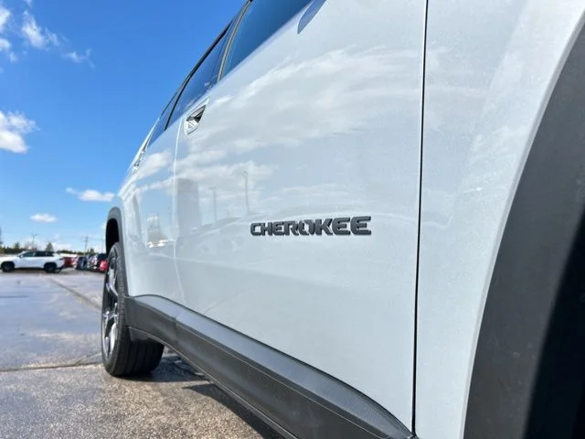 New 2026 Silver Jeep Overland image 19