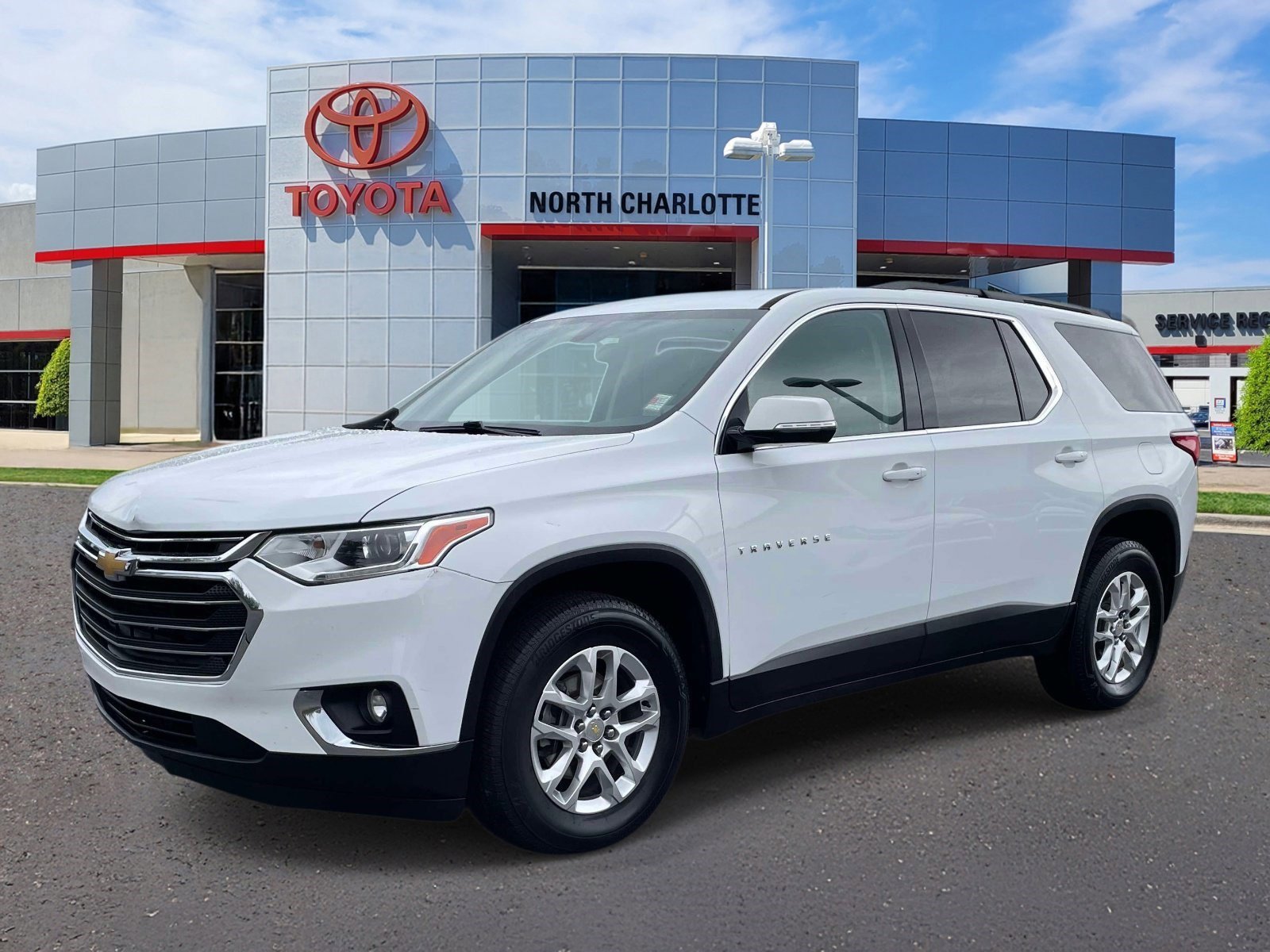 Used 2019 Summit White Chevrolet LT Cloth image 2