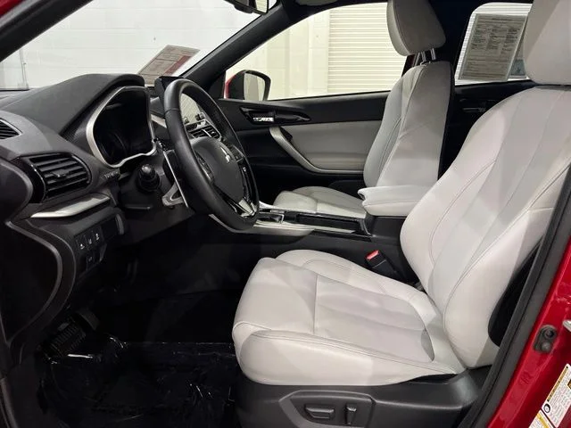 Used 2024 Red Mitsubishi SEL image 9