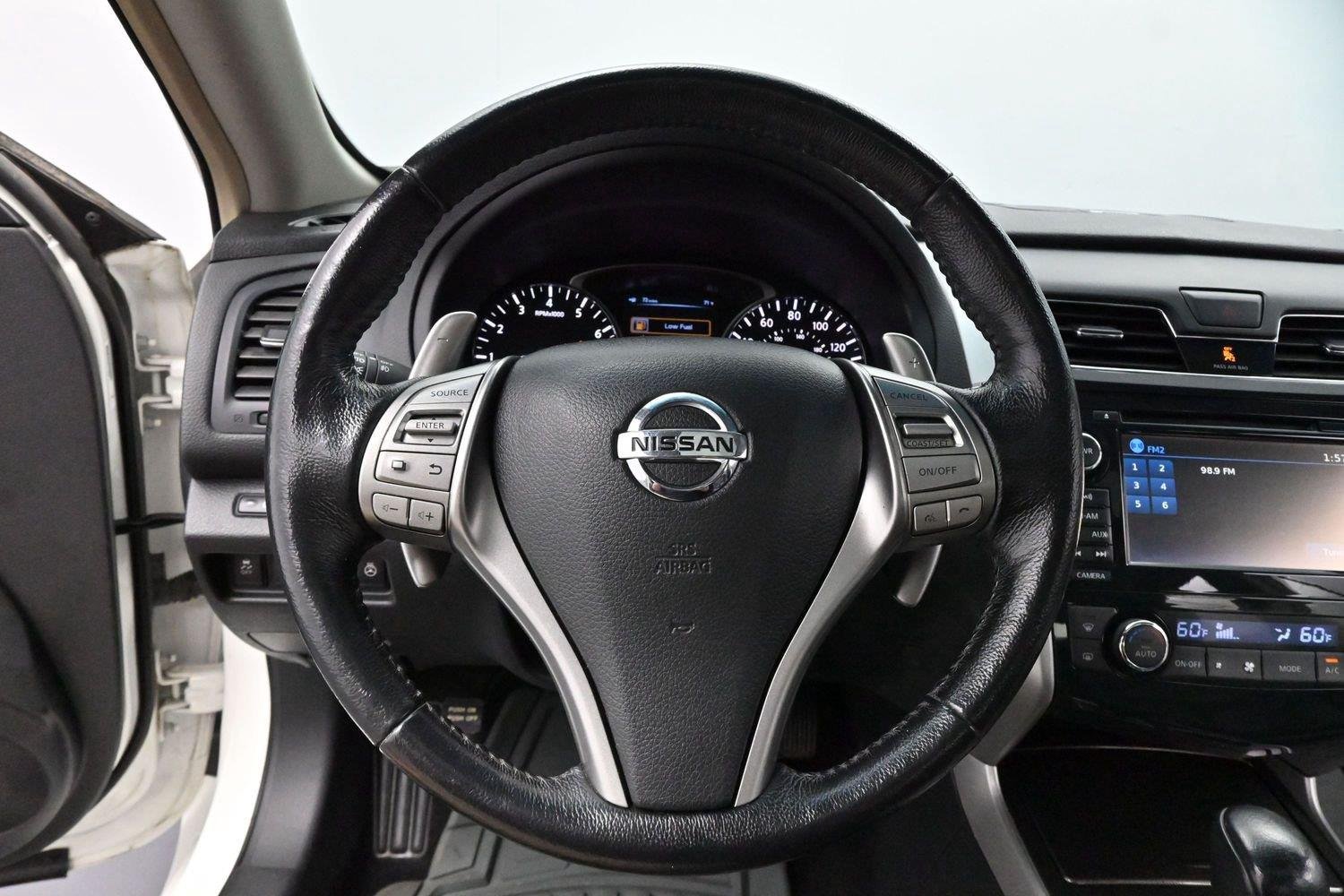 Used 2013 Pearl White Nissan 3.5 SL image 15