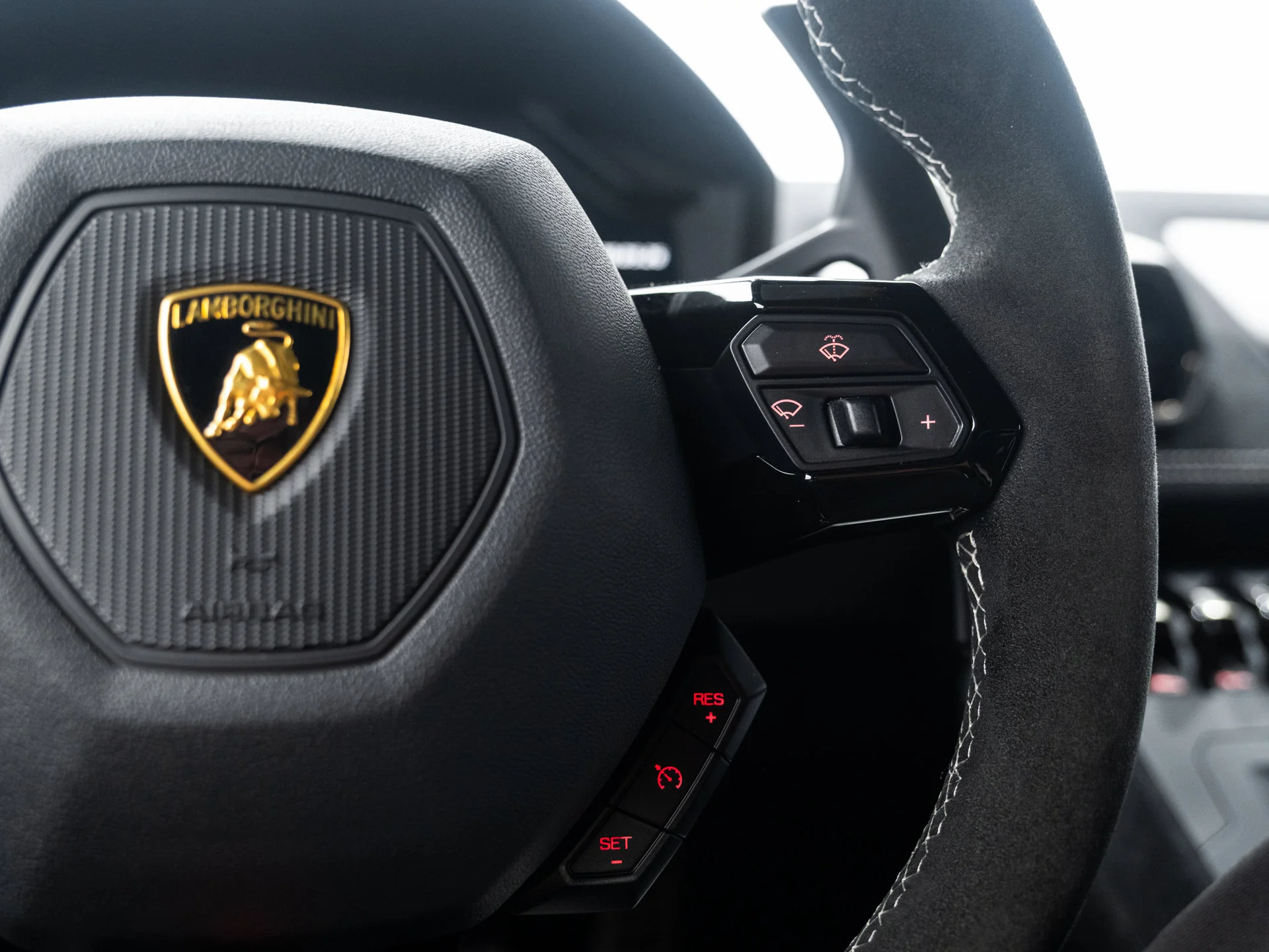 Used 2022 Blu Laufey Metallic Lamborghini Base image 51