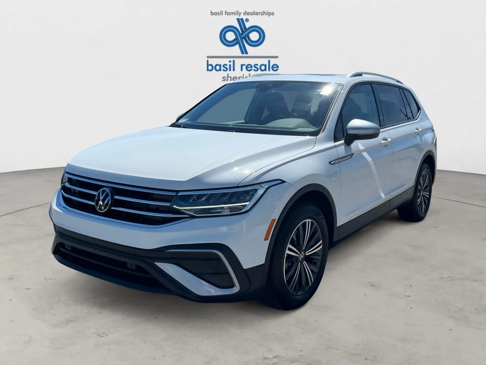 Used 2024 Pure White Volkswagen Wolfsburg Edition image 2