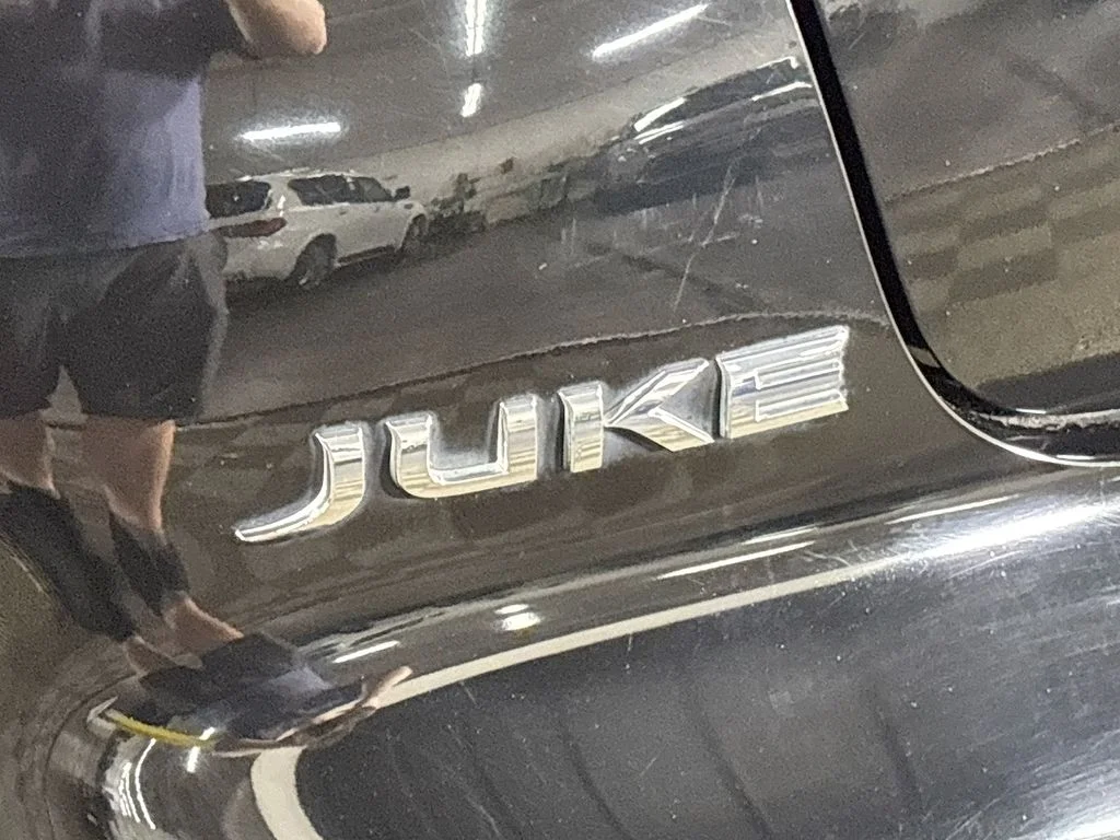 Used 2015 Black Nissan SL image 24