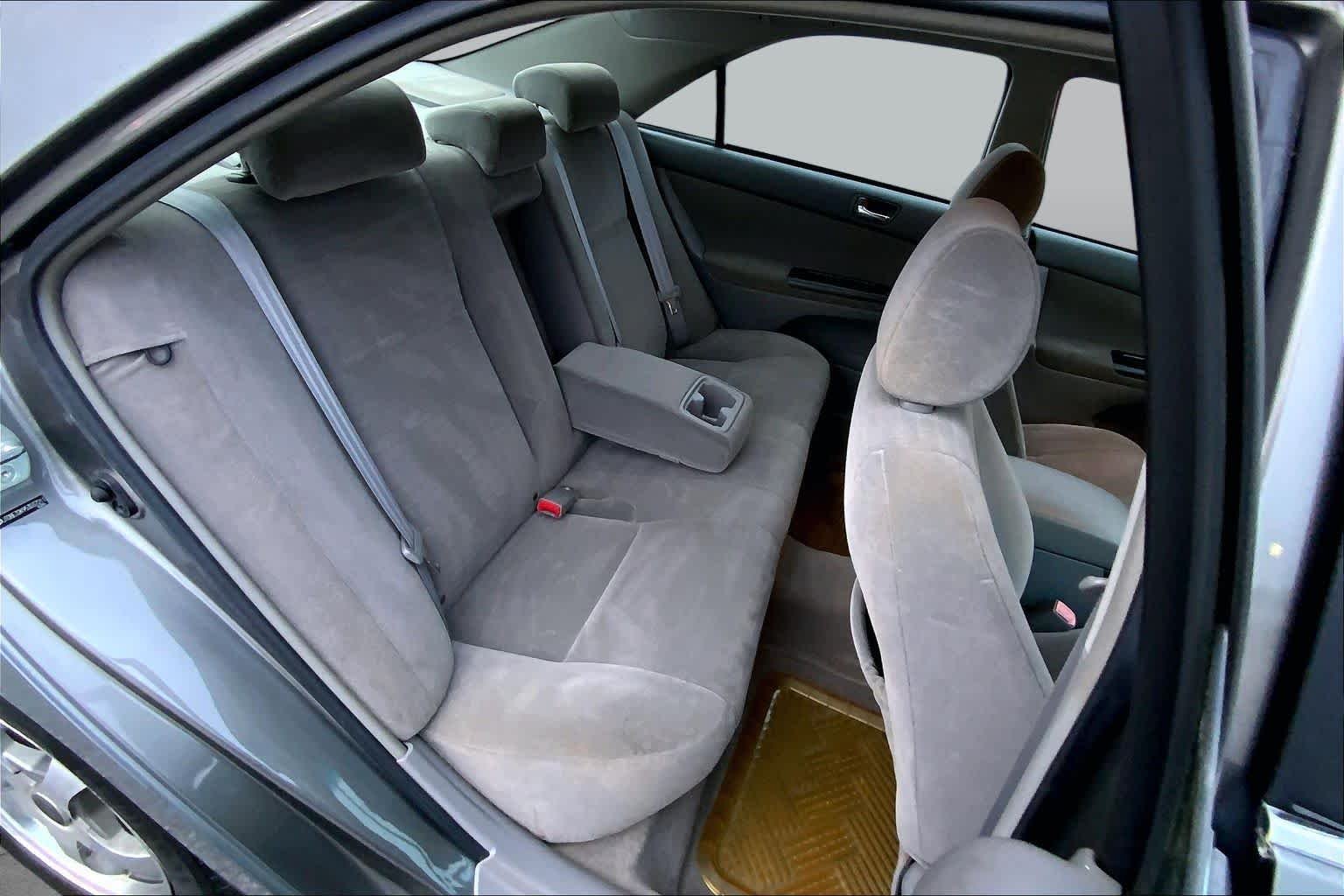 Used 2005 Phantom Gray Pearl Toyota STD image 15