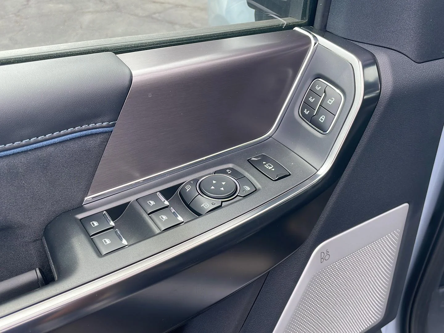 New 2026 Glacier Gray Metallic Tri-Coat Ford Platinum image 14